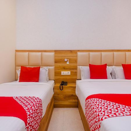 Hotel Sun City Near Saifee Hospital And Hn Reliance Mumbai Exteriör bild