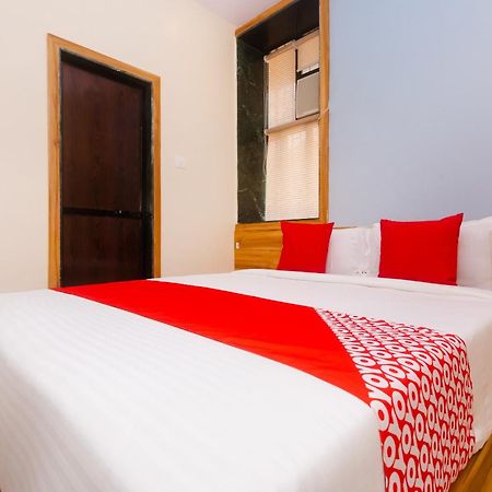 Hotel Sun City Near Saifee Hospital And Hn Reliance Mumbai Exteriör bild