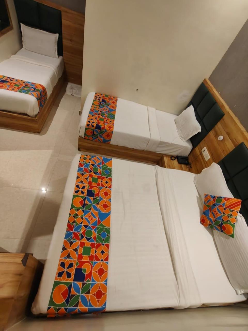 Hotel Sun City Near Saifee Hospital And Hn Reliance Mumbai Exteriör bild