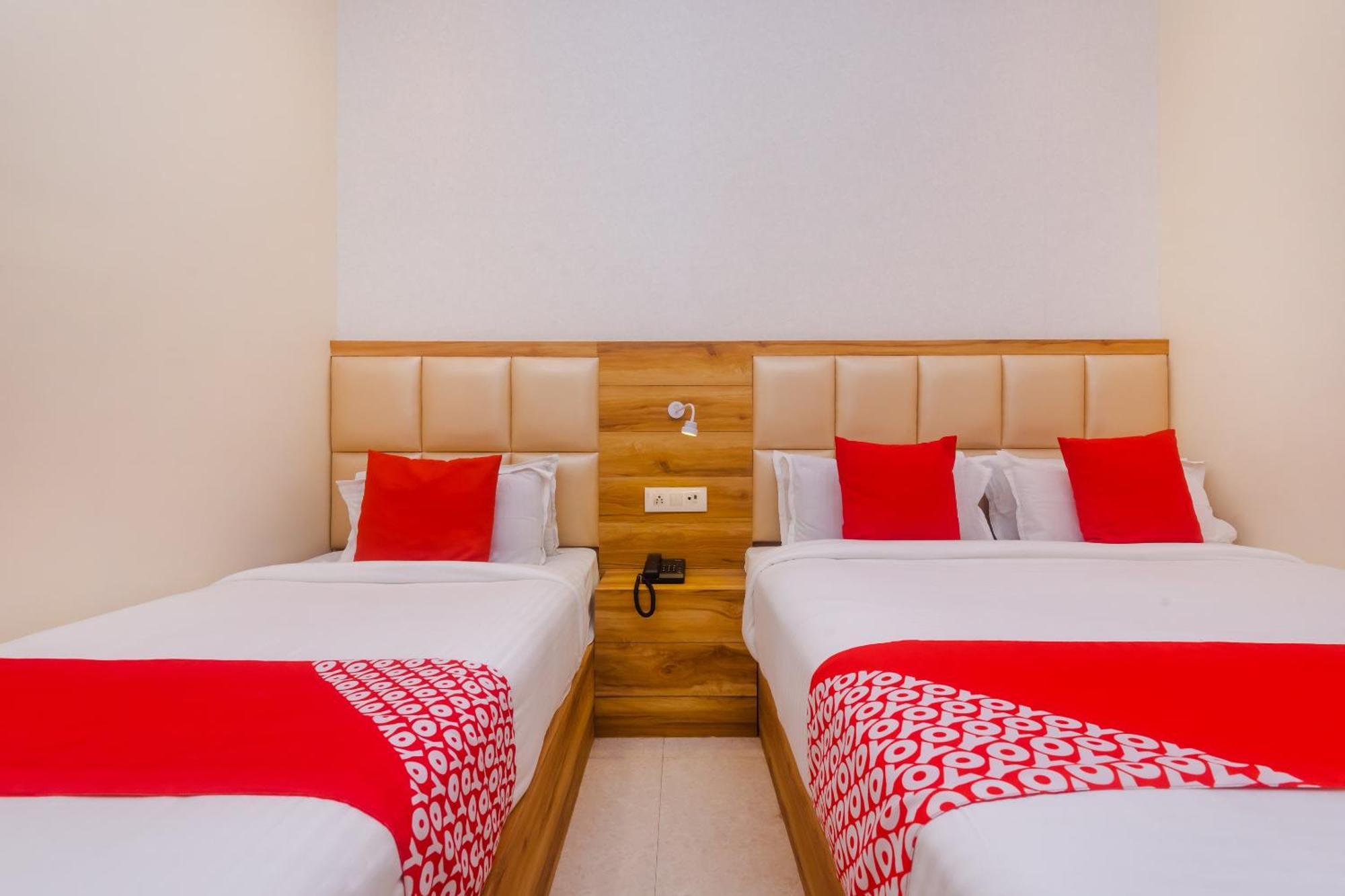 Hotel Sun City Near Saifee Hospital And Hn Reliance Mumbai Exteriör bild