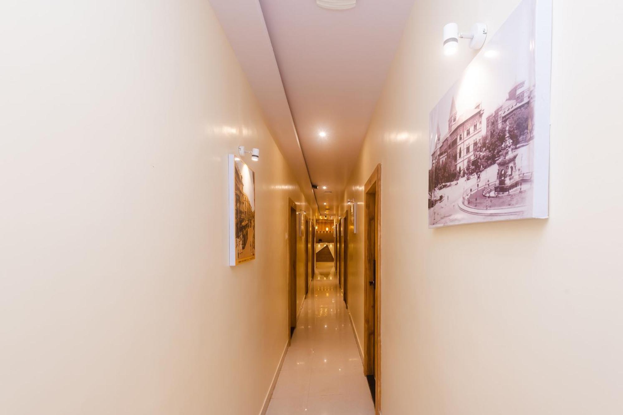 Hotel Sun City Near Saifee Hospital And Hn Reliance Mumbai Exteriör bild