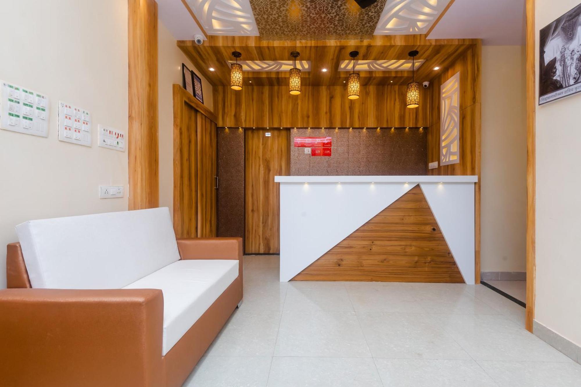 Hotel Sun City Near Saifee Hospital And Hn Reliance Mumbai Exteriör bild