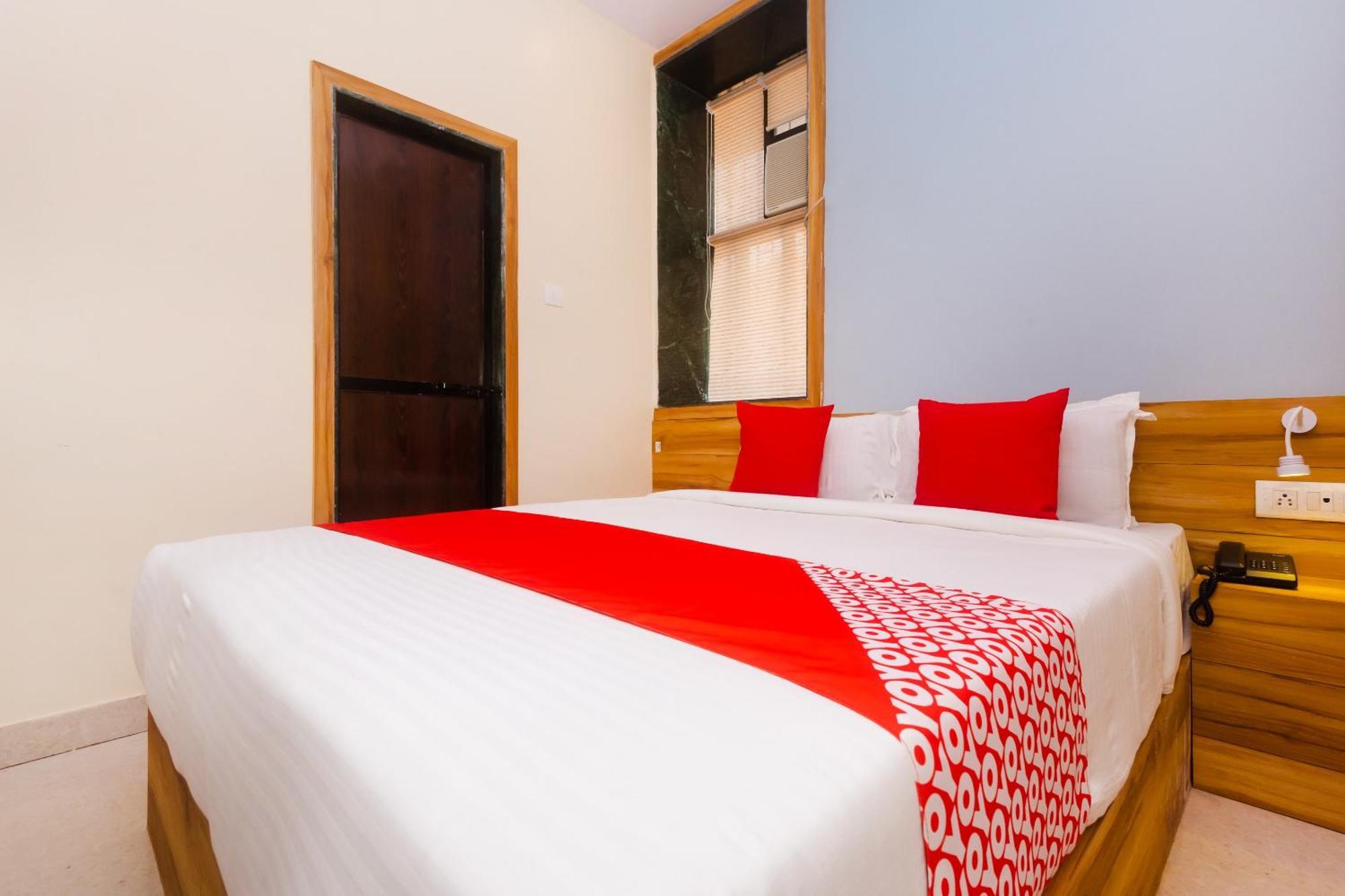 Hotel Sun City Near Saifee Hospital And Hn Reliance Mumbai Exteriör bild