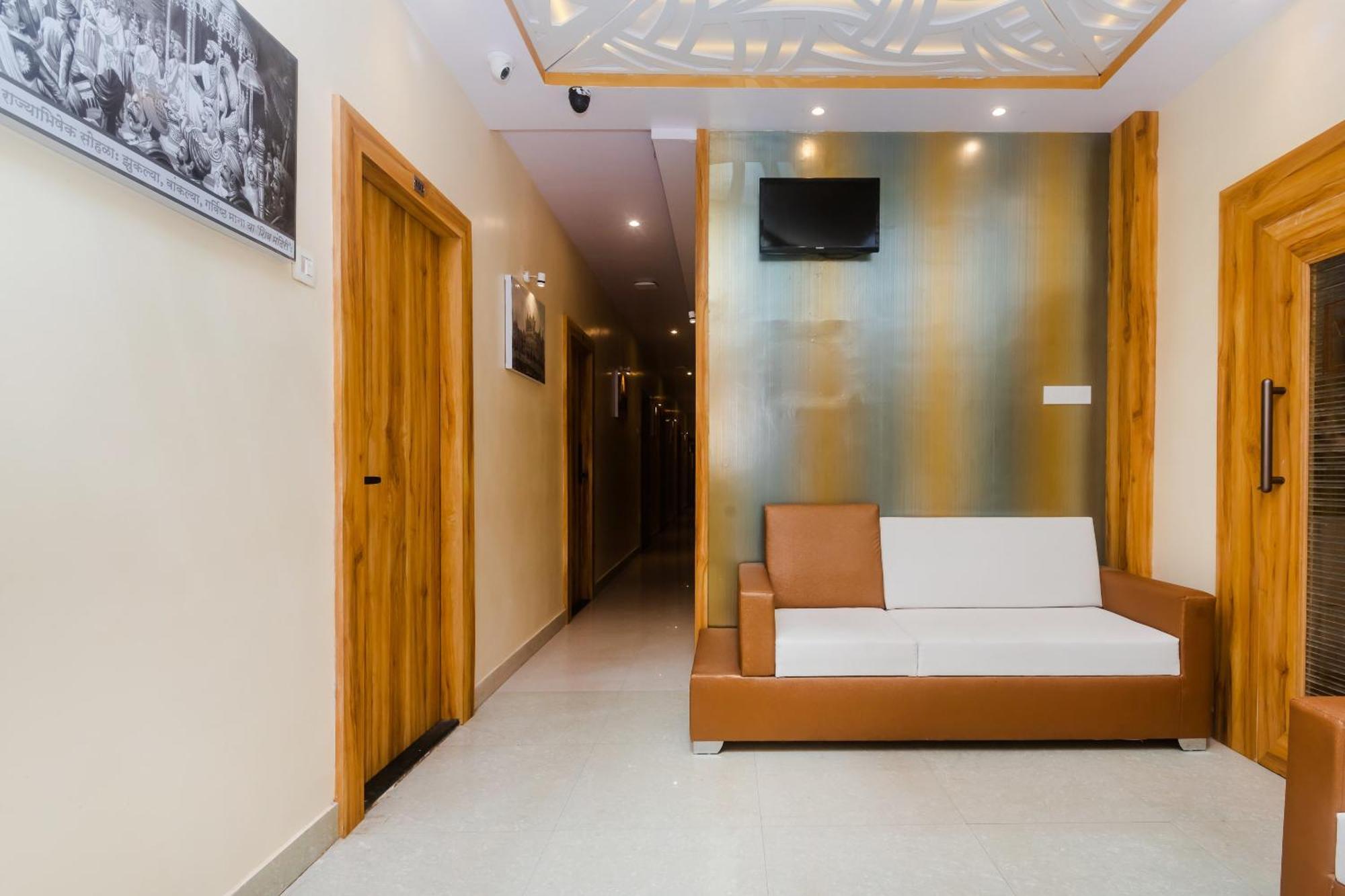 Hotel Sun City Near Saifee Hospital And Hn Reliance Mumbai Exteriör bild