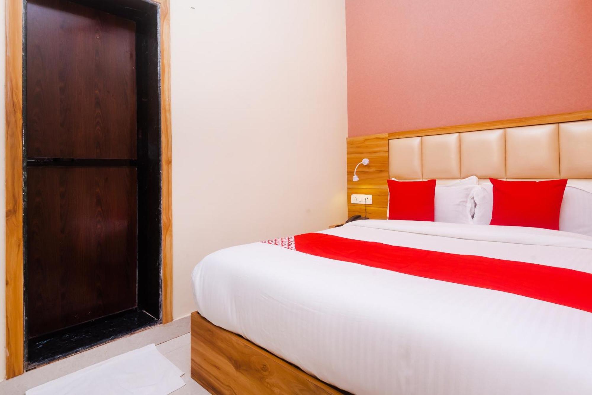 Hotel Sun City Near Saifee Hospital And Hn Reliance Mumbai Exteriör bild